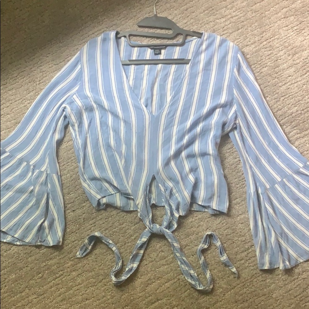 American Eagle Flowy, Cropped Long Sleeve